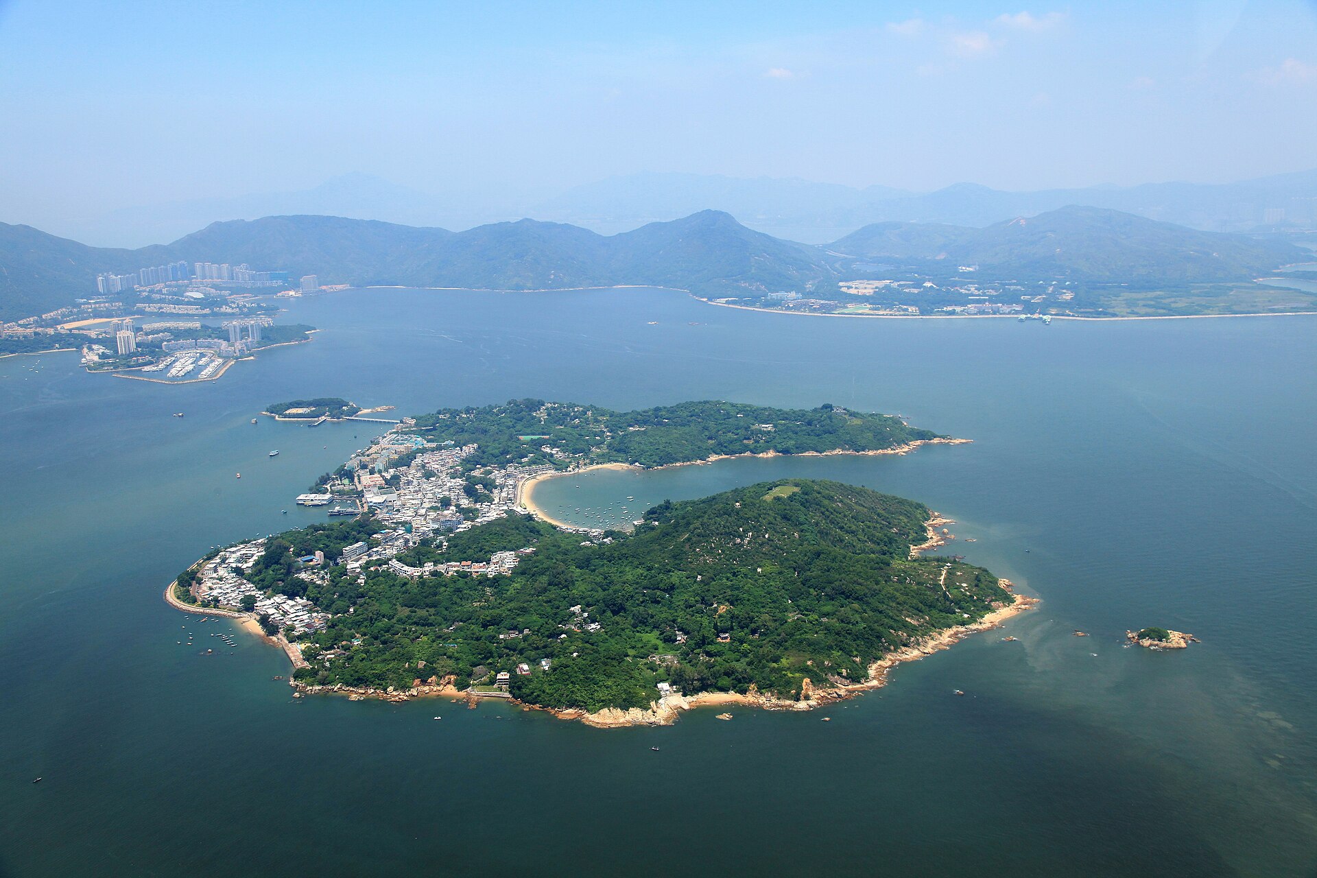 Peng Chau Travel Guide: Ferries, Hiking Trails, Seafood Restaurants, Things to Do