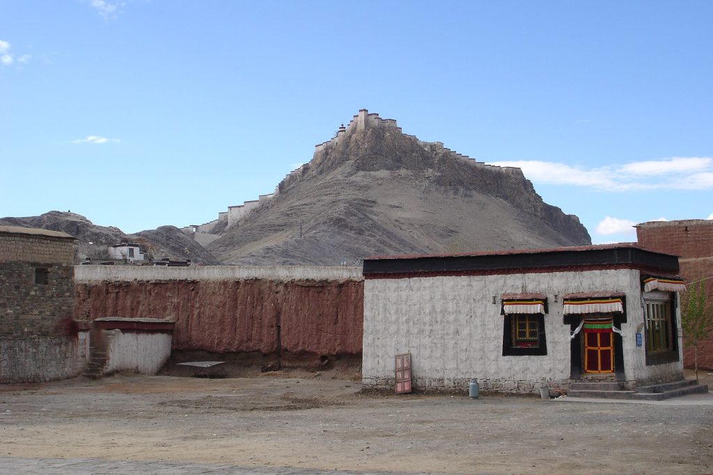 Gyantse Travel Guide: Top Things to Do, Where to Stay & How to Visit