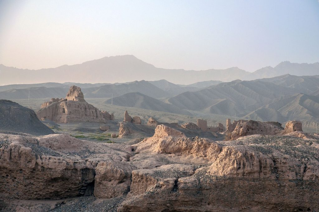 Kuche Travel Guide: Ancient City, Kizil Caves & Silk Road History