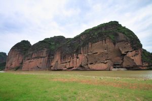 Mount Longhu Travel Guide: Best Things to Do, How to Get There & Where to Stay