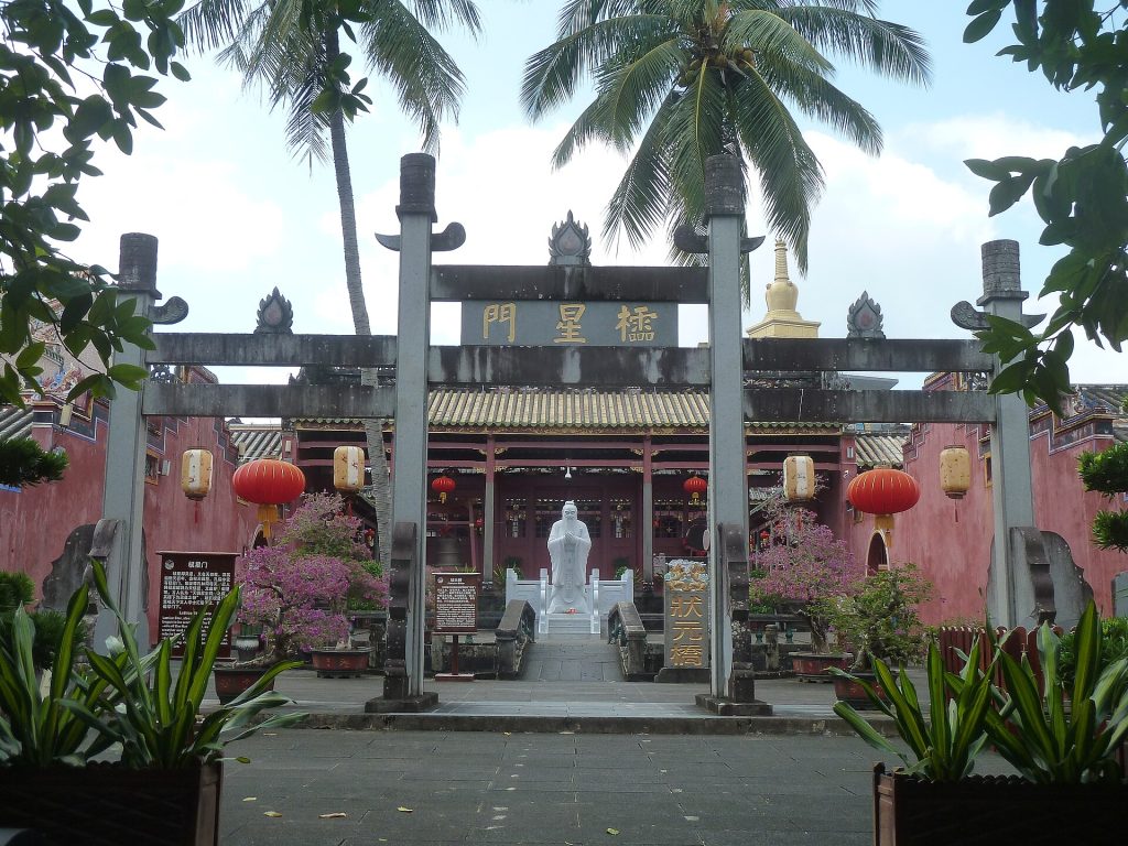 Wenchang Travel Guide: Where to Go, What to Eat, and Top Attractions
