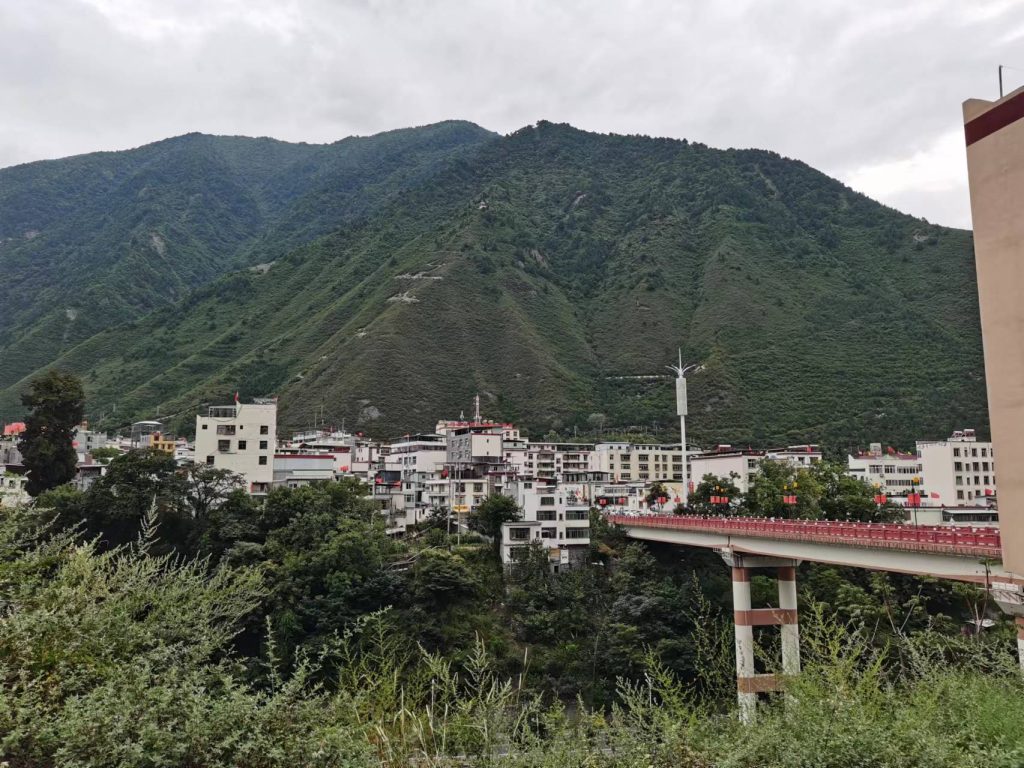 Maoxian Travel Guide: Where to Go, Qiang Villages, and Top Things to Do