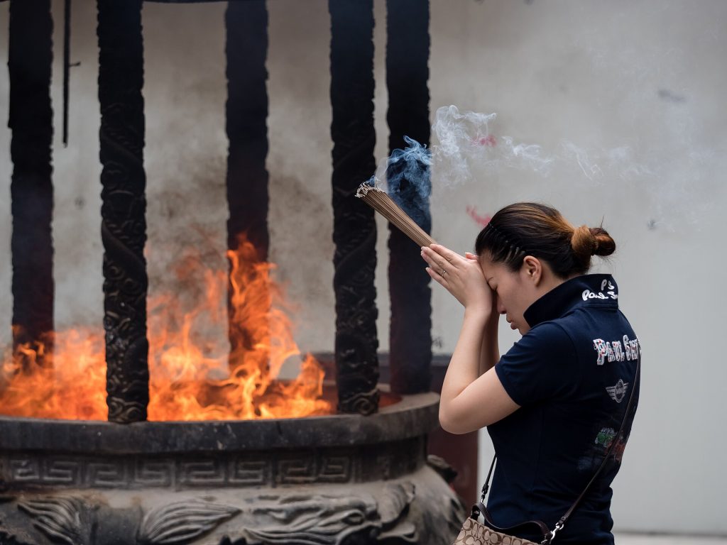 Buddhist vs Taoist Temple: What Visitors Should Notice