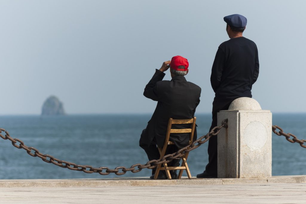 Dalian Seaside Autumn Trip Before Winter Storms