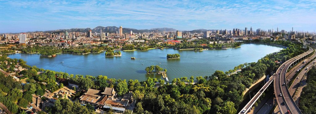 Jinan Springs and Daming Lake Autumn Walk