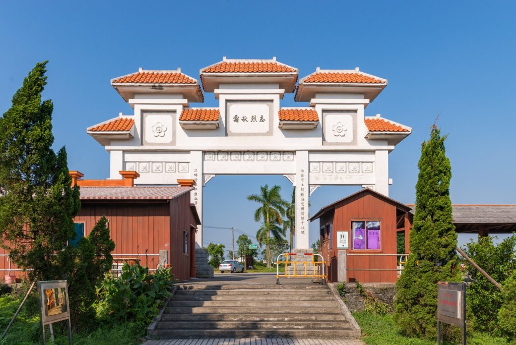 Kaiping Diaolou Autumn Day Trip from Guangzhou 2026
