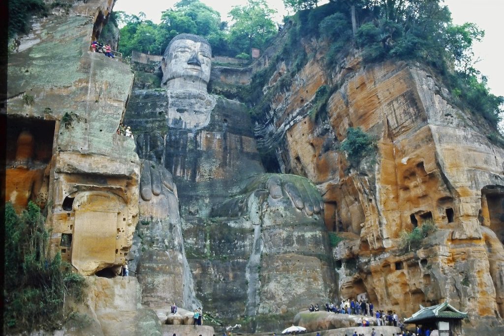 Leshan Giant Buddha Autumn Day Trip from Chengdu
