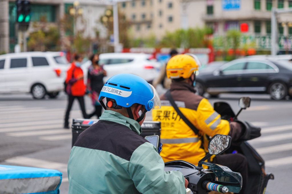 Chinese Delivery Apps: Meituan vs Ele.me for Foreigners
