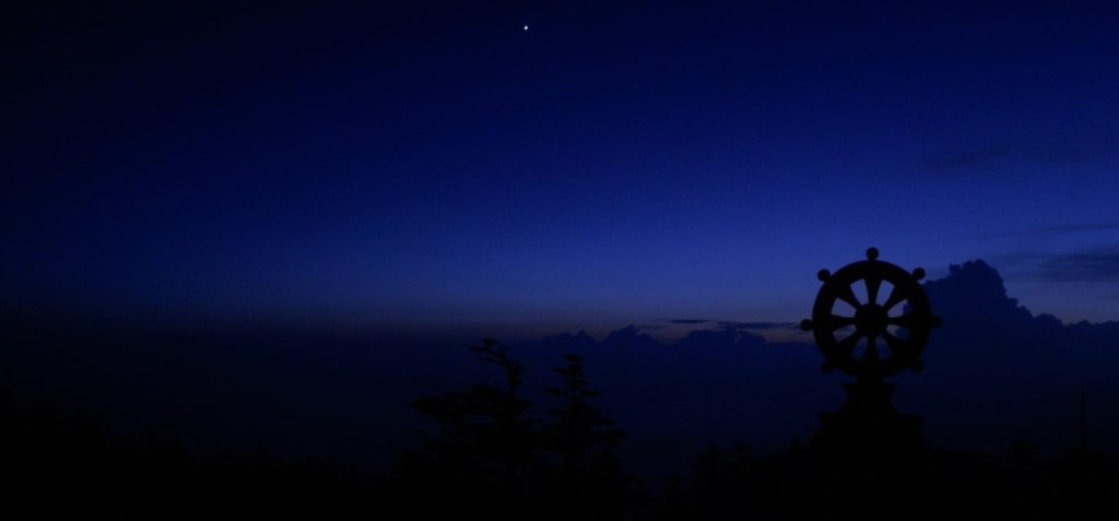 How to Visit Mount Emei in Autumn Without Fog Frustration