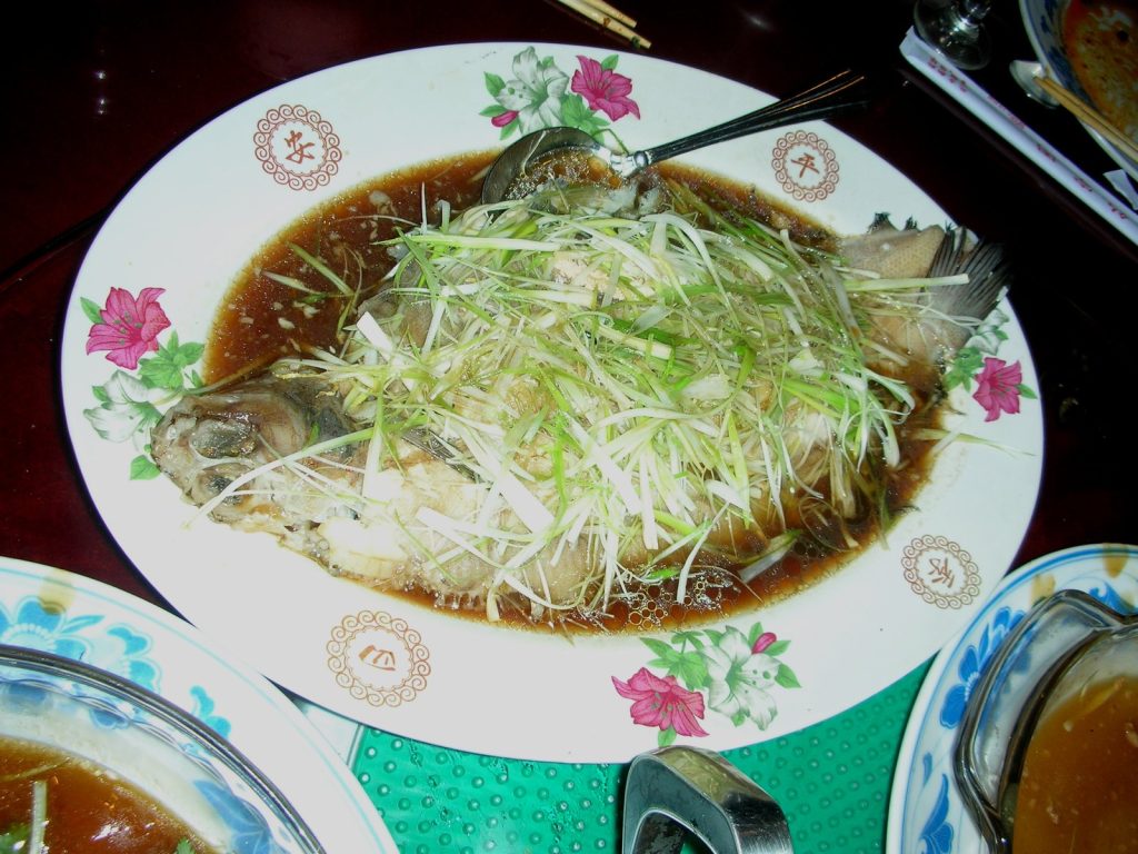 Ordering Whole Fish at Chinese Banquets Without Panic