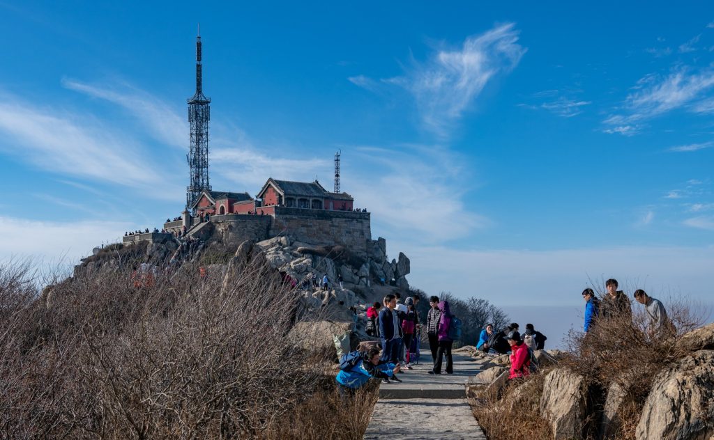 Mount Tai Autumn Climb: Cable Car vs Stairs 2026