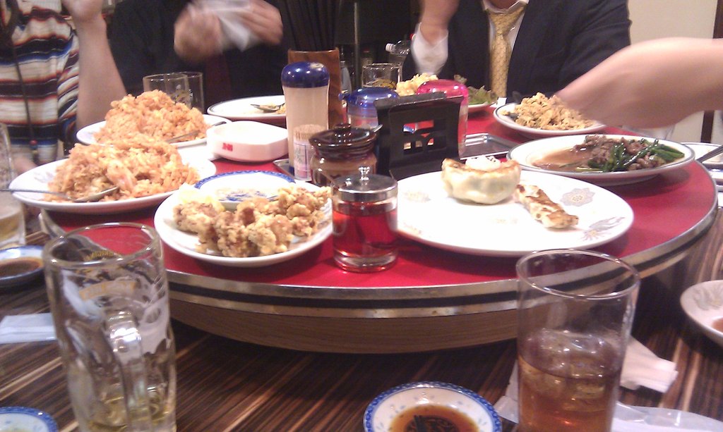How to Tip (or Not) in Chinese Restaurants 2026