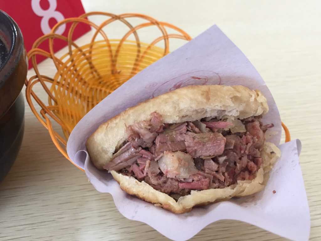 Hebei Donkey Burger (Lvrou Huoshao) for First-Timers