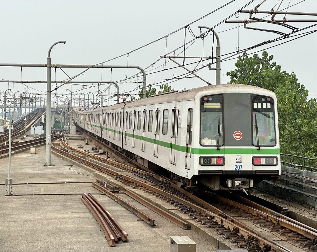 Shanghai Metro for First-Time Foreign Visitors 2026