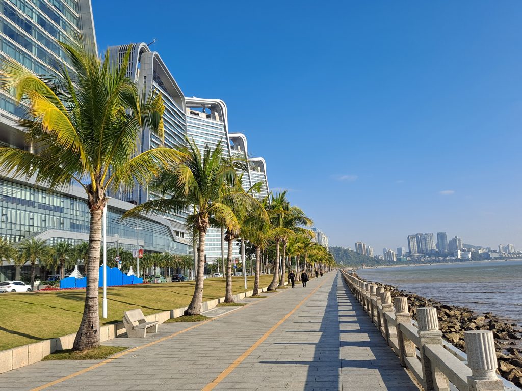 Seaside promenade and coastal views along Zhuhai’s Lover’s Road (Qinglü Road)